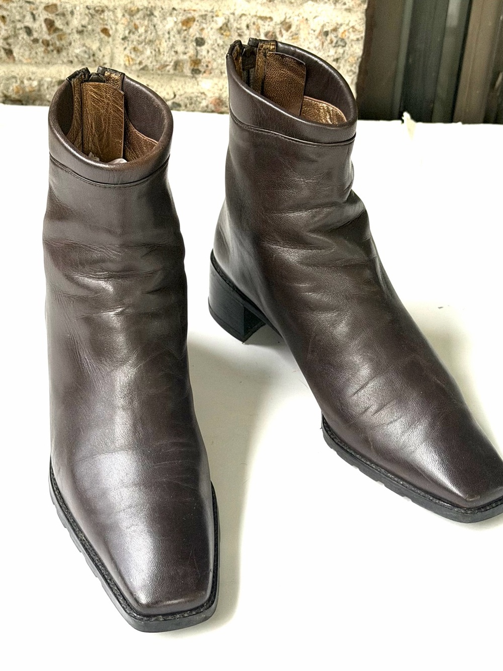Vintage Stuart Weitzman 7.5 Dark Brown Leather Ankle Y2K Booties